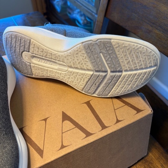 VIVAIA Grey water resistant ankle boots worn once size 38 - Picture 4 of 5